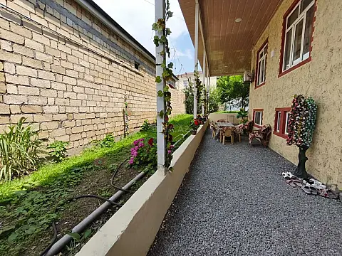Satılır 8 otaqlı həyət evi 160 m²