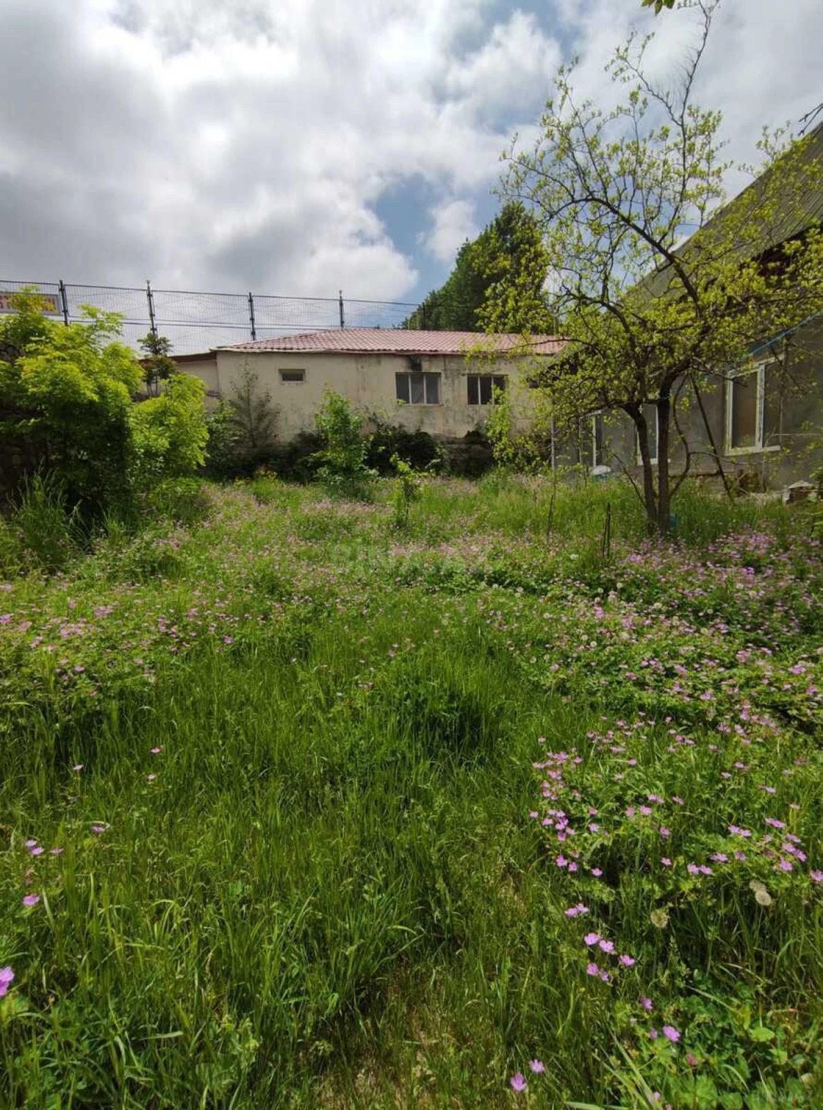Satılır 8 otaqlı həyət evi 160 m²