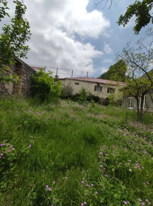 Satılır 8 otaqlı həyət evi 160 m²