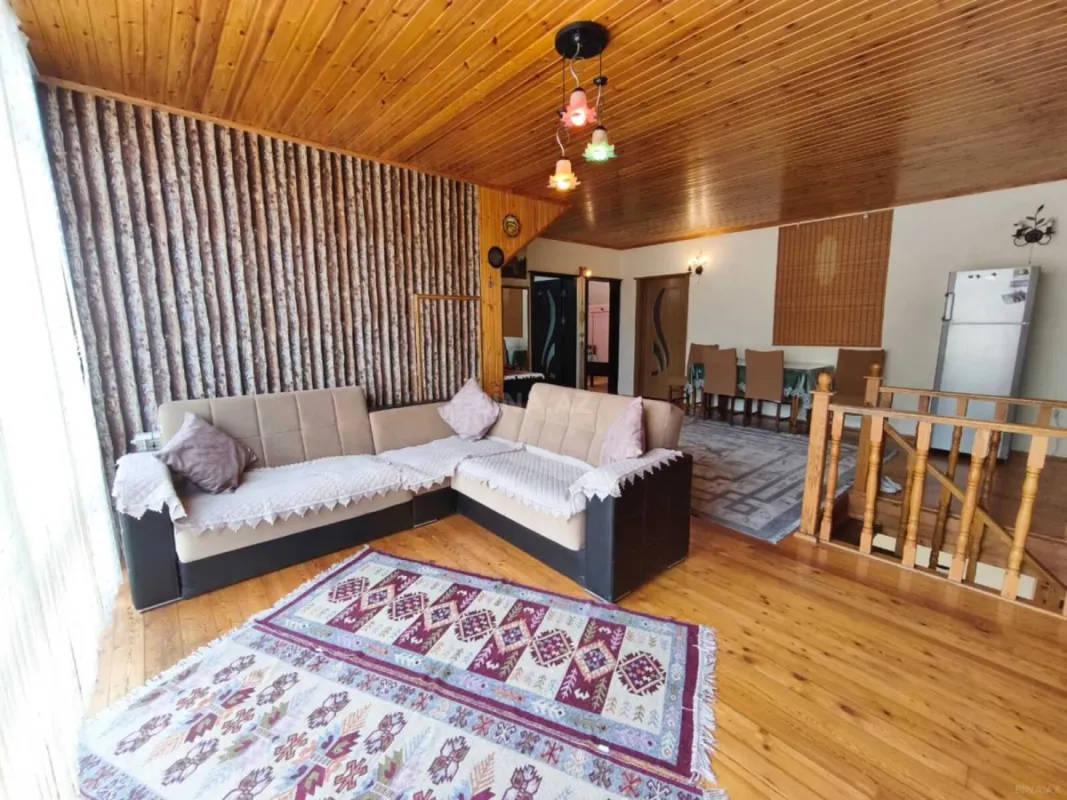 Satılır 8 otaqlı həyət evi 160 m²