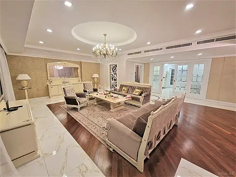 Kirayə verilir 6 otaqlı mənzil 460 m²