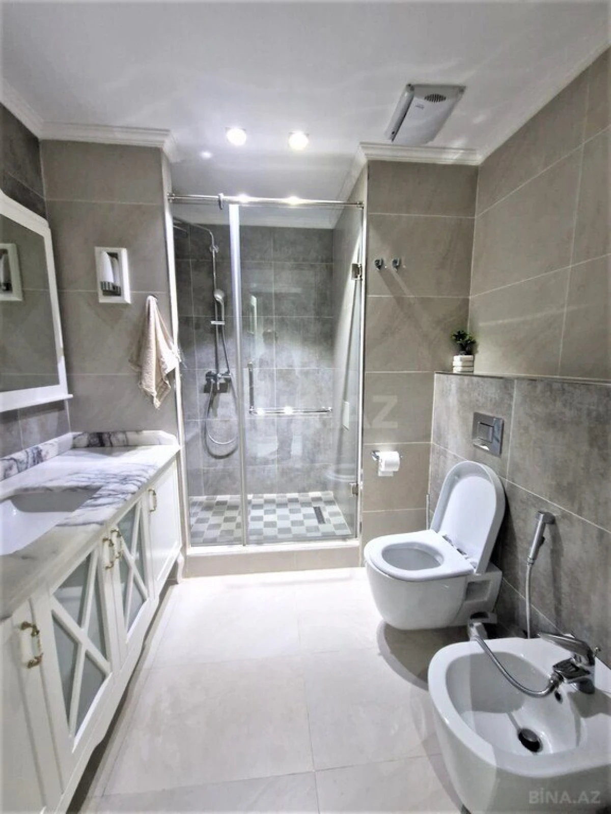 Kirayə verilir 6 otaqlı mənzil 460 m²