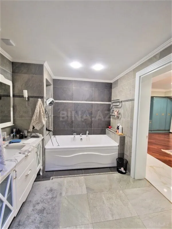 Kirayə verilir 6 otaqlı mənzil 460 m²
