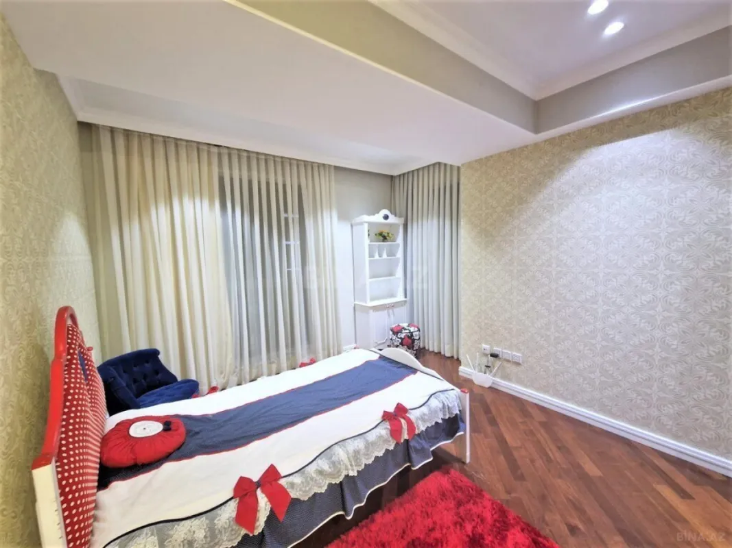 Kirayə verilir 6 otaqlı mənzil 460 m²