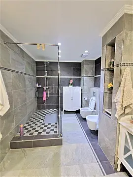Kirayə verilir 6 otaqlı mənzil 460 m²