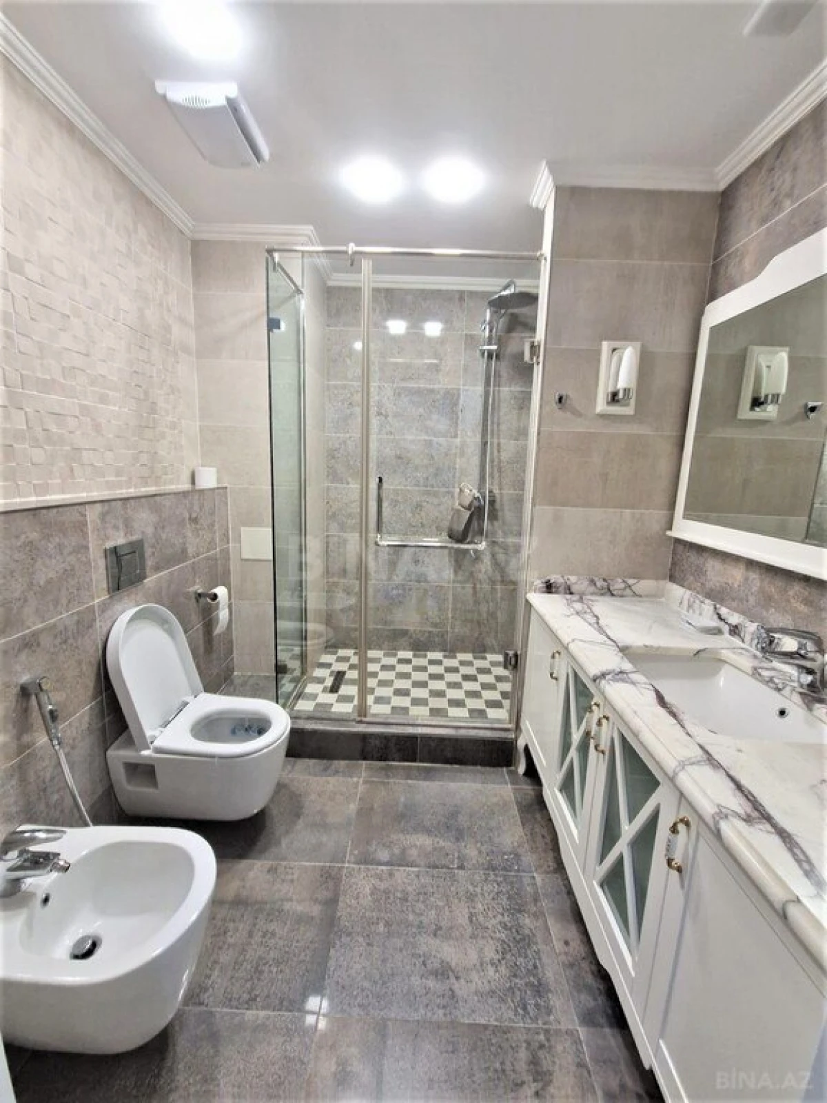 Kirayə verilir 6 otaqlı mənzil 460 m²