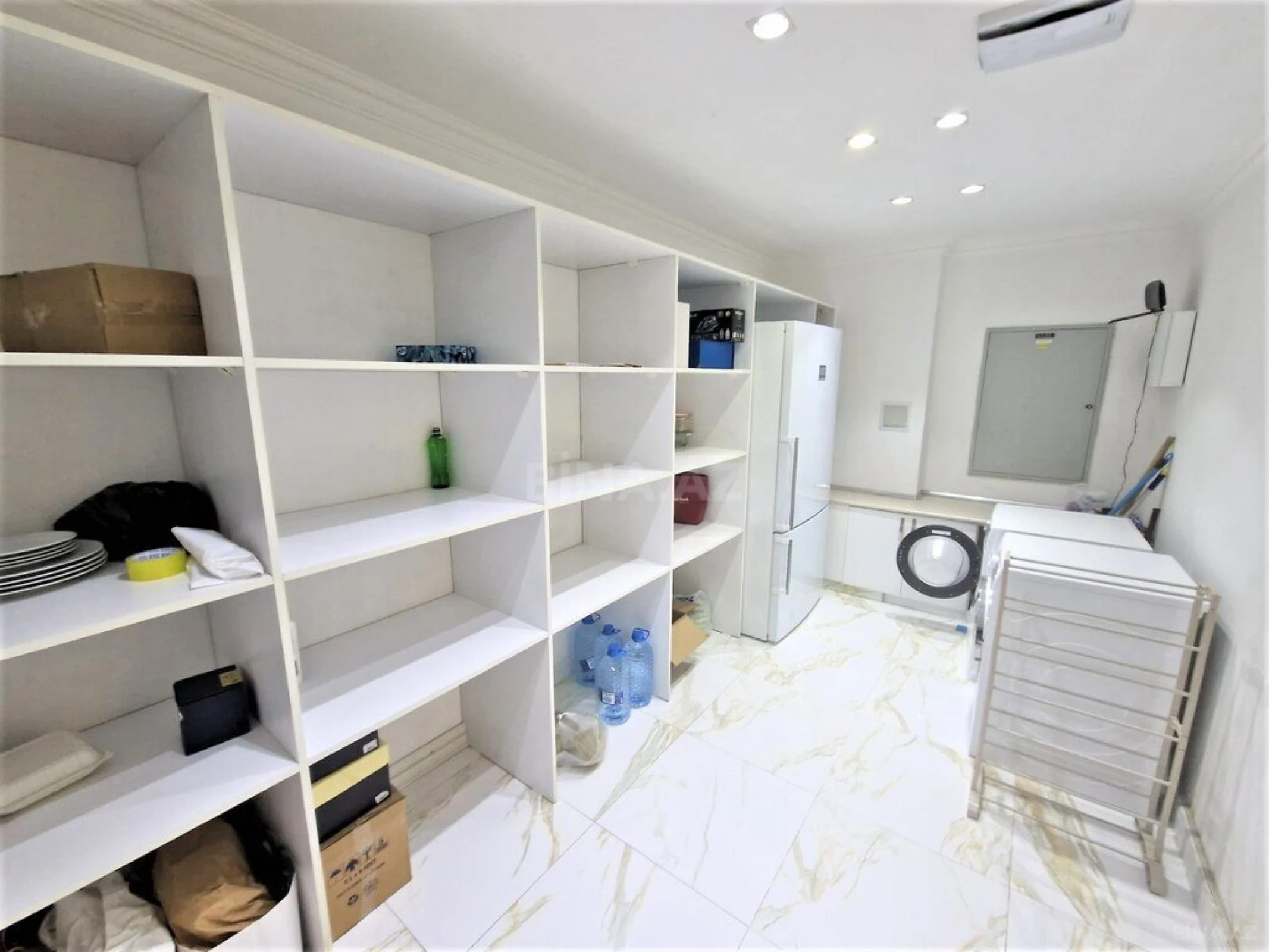 Kirayə verilir 6 otaqlı mənzil 460 m²