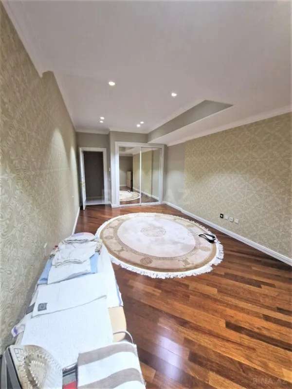 Kirayə verilir 6 otaqlı mənzil 460 m²