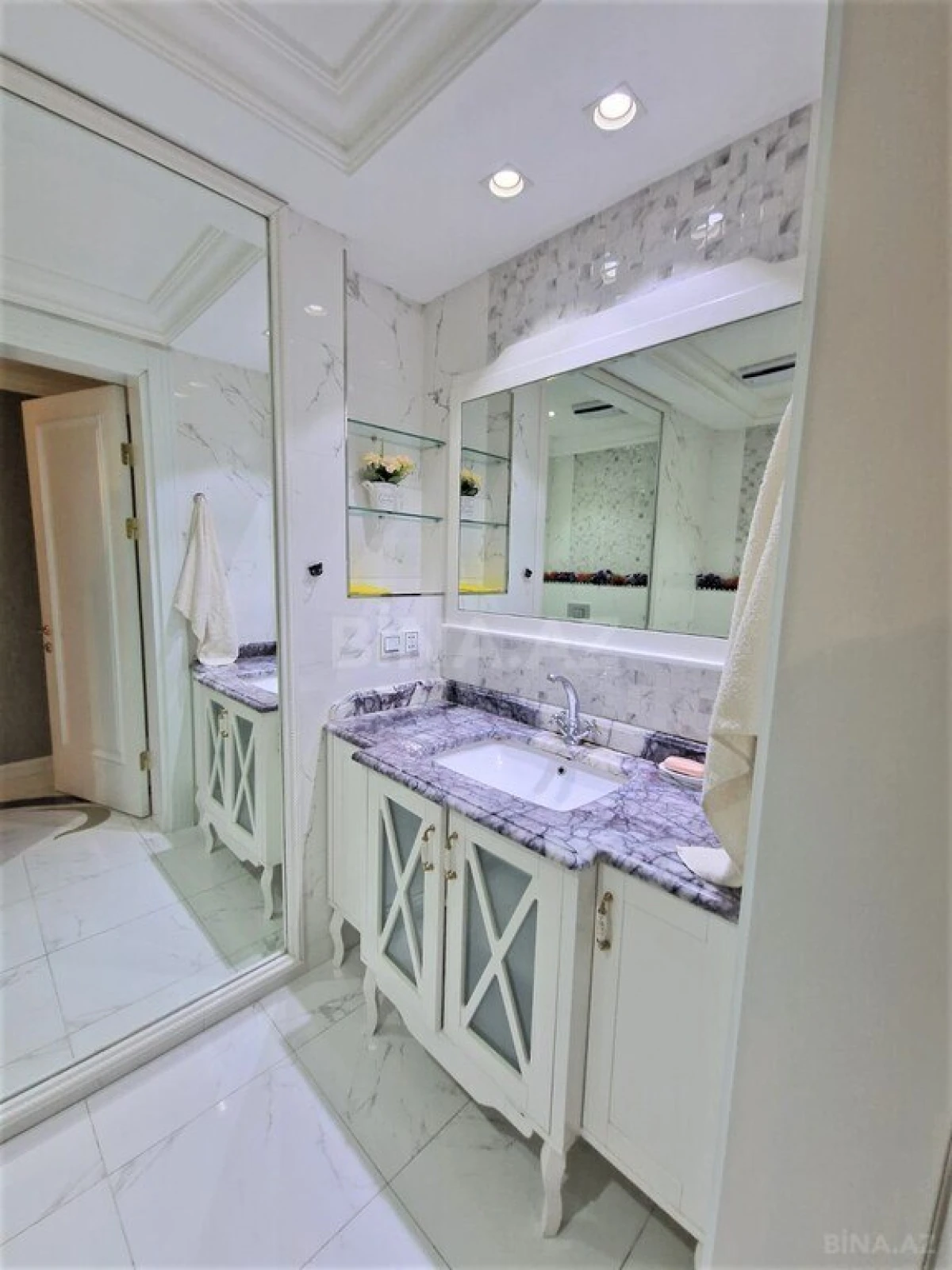 Kirayə verilir 6 otaqlı mənzil 460 m²