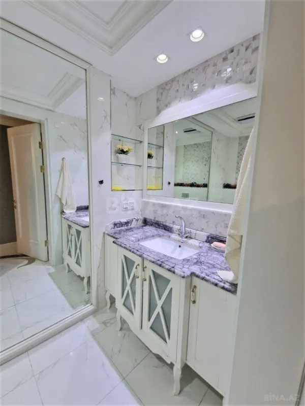 Kirayə verilir 6 otaqlı mənzil 460 m²