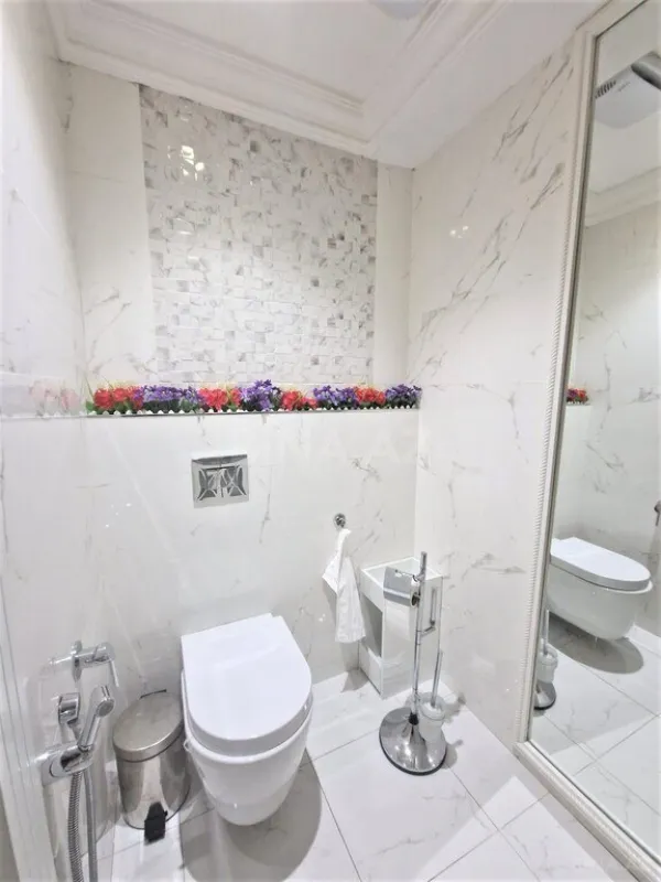 Kirayə verilir 6 otaqlı mənzil 460 m²