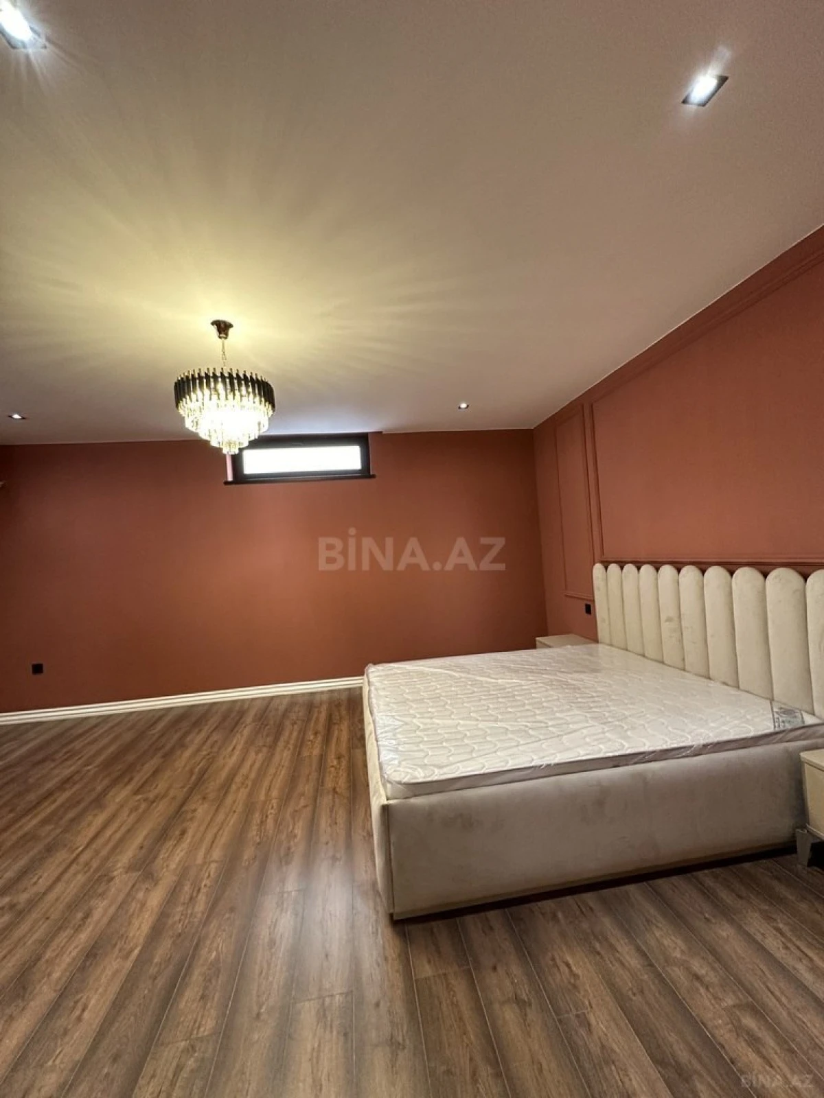 Satılır 7 otaqlı həyət evi 350 m²