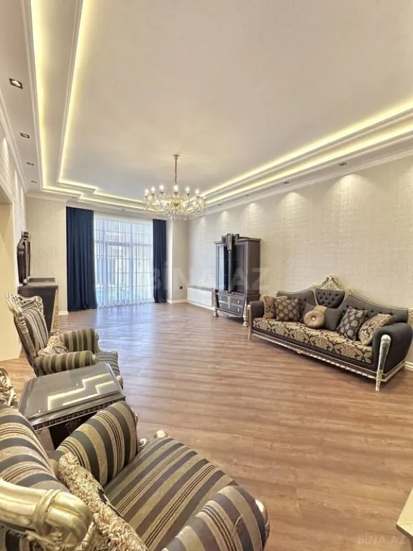 Satılır 7 otaqlı həyət evi 350 m²