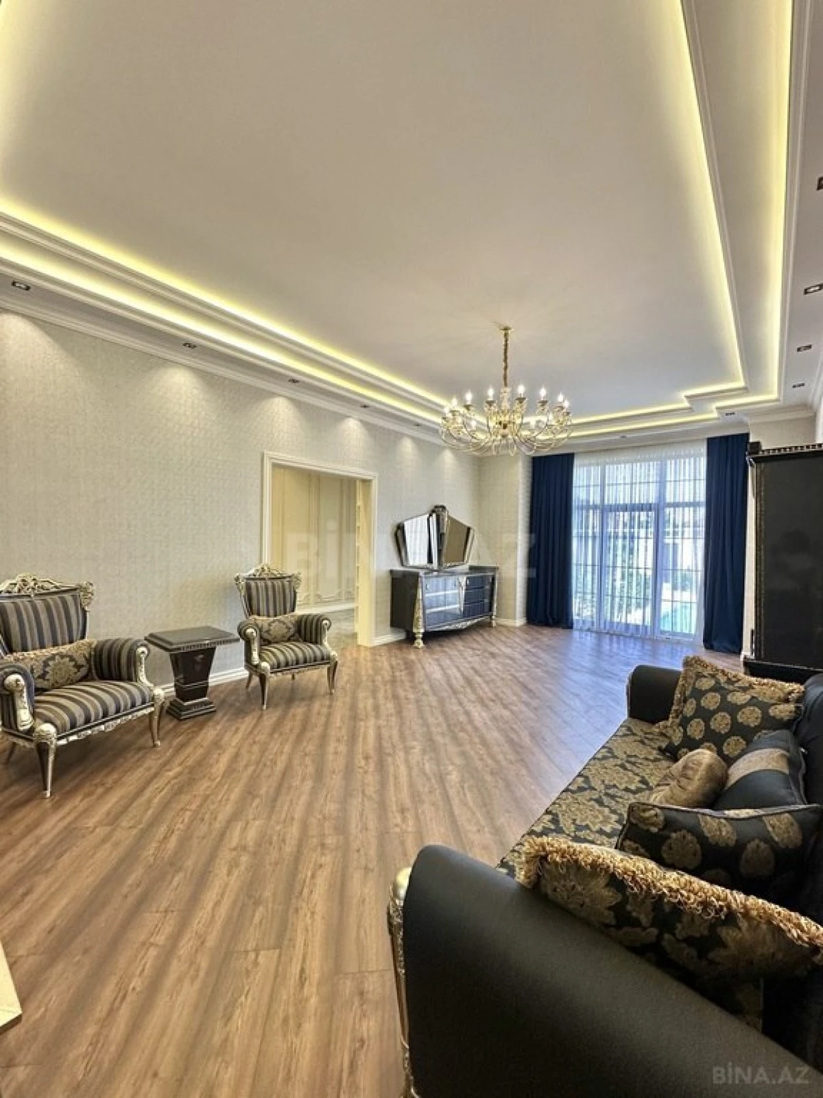 Satılır 7 otaqlı həyət evi 350 m²