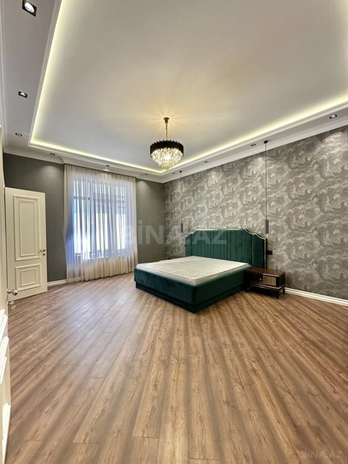 Satılır 7 otaqlı həyət evi 350 m²