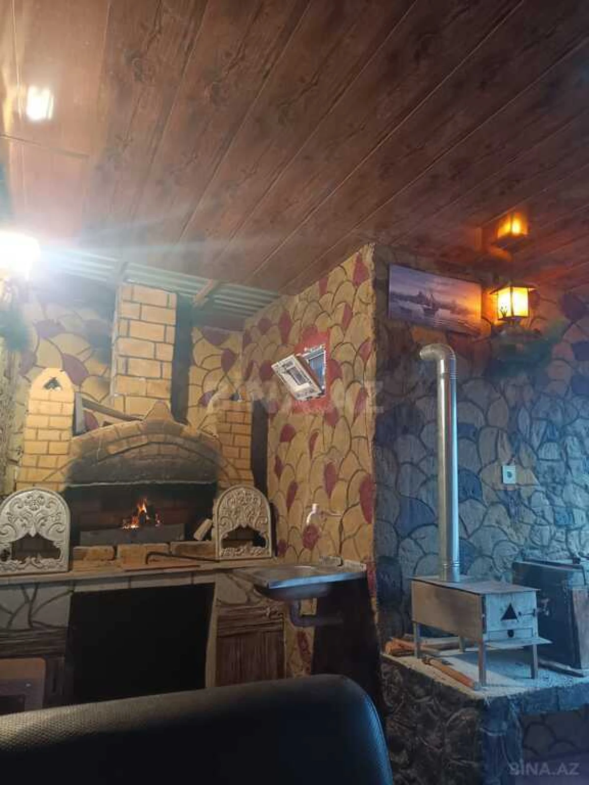 Satılır 9 otaqlı həyət evi 250 m²