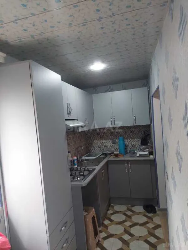 Satılır 9 otaqlı həyət evi 250 m²