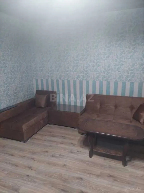 Satılır 9 otaqlı həyət evi 250 m²