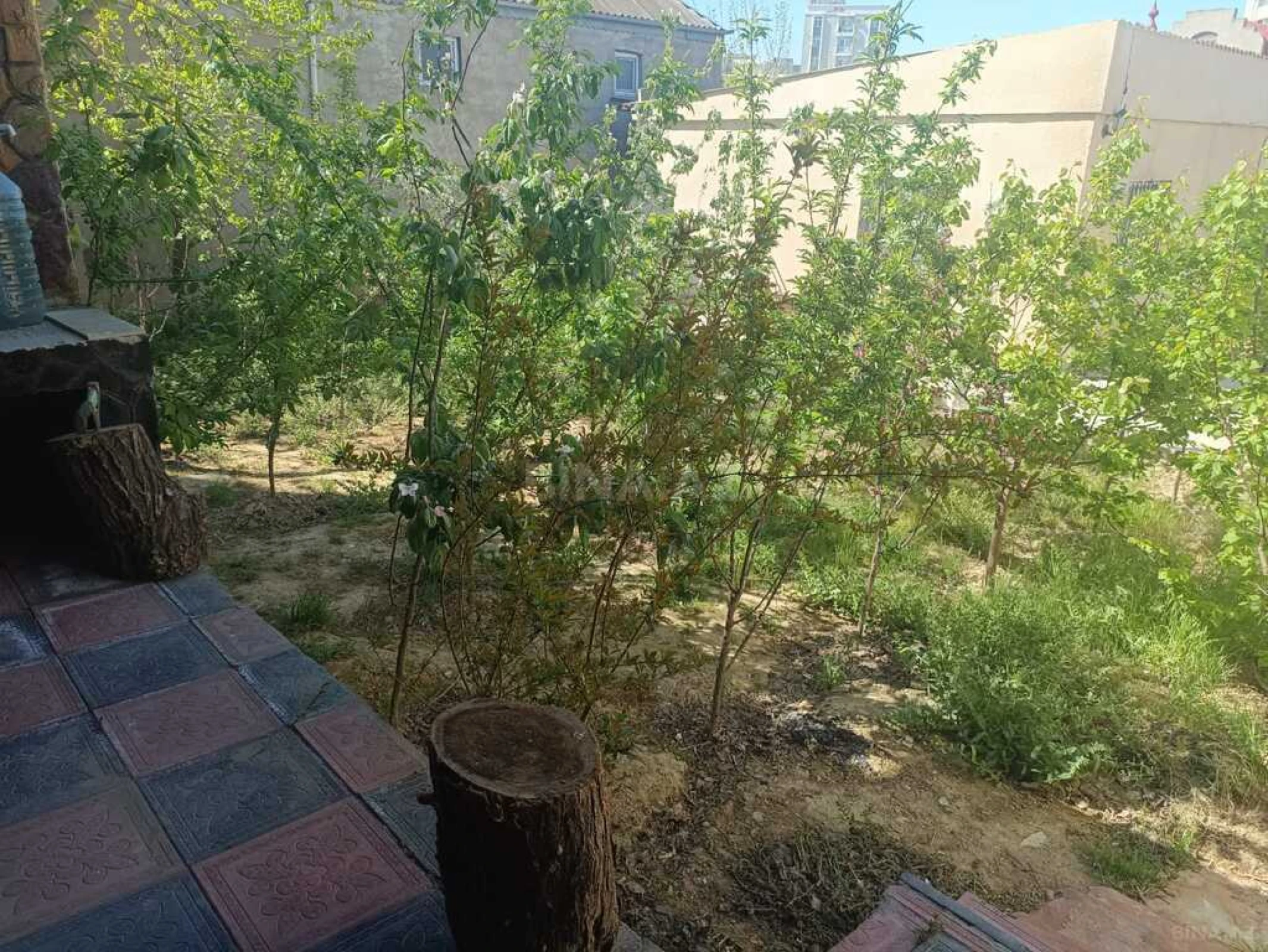 Satılır 9 otaqlı həyət evi 250 m²