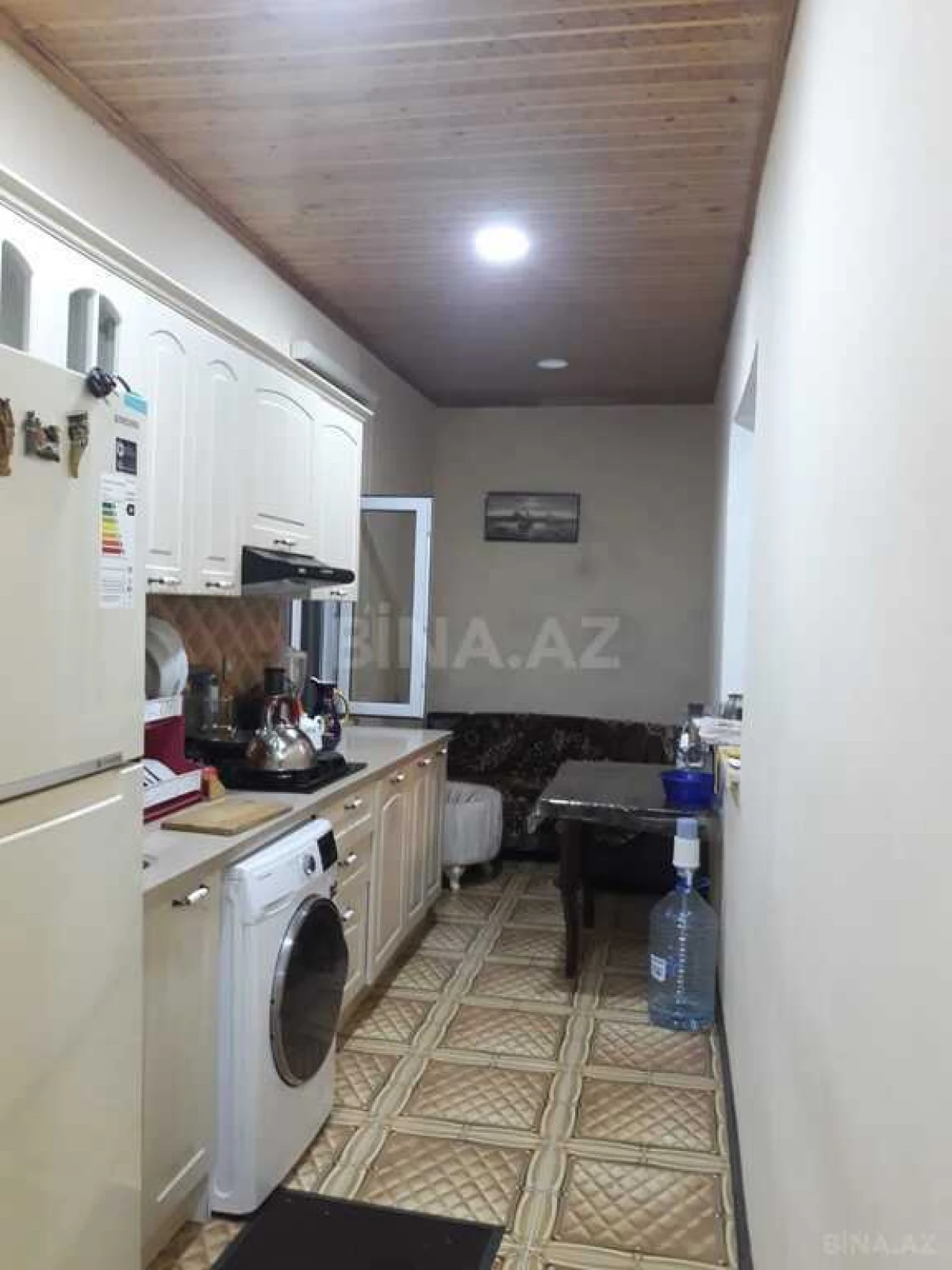 Satılır 9 otaqlı həyət evi 250 m²