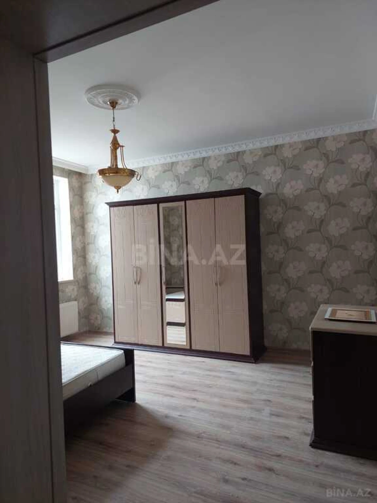 Satılır 9 otaqlı həyət evi 250 m²