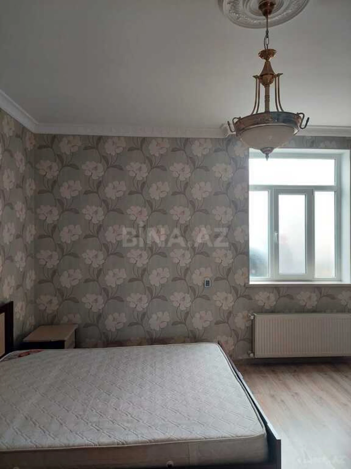 Satılır 9 otaqlı həyət evi 250 m²