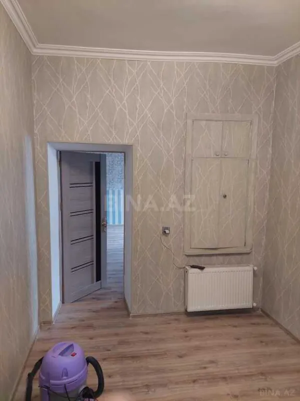 Satılır 9 otaqlı həyət evi 250 m²