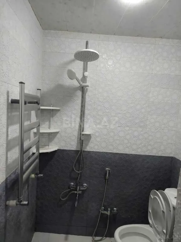 Satılır 9 otaqlı həyət evi 250 m²