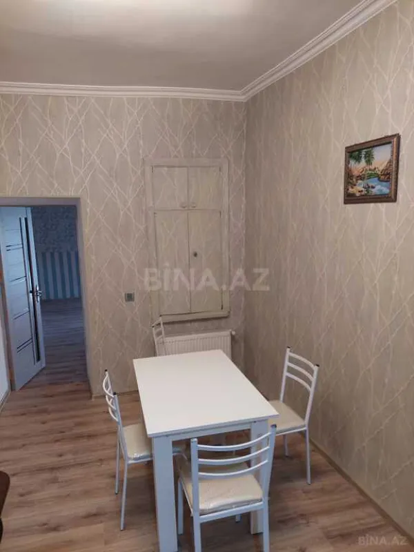 Satılır 9 otaqlı həyət evi 250 m²