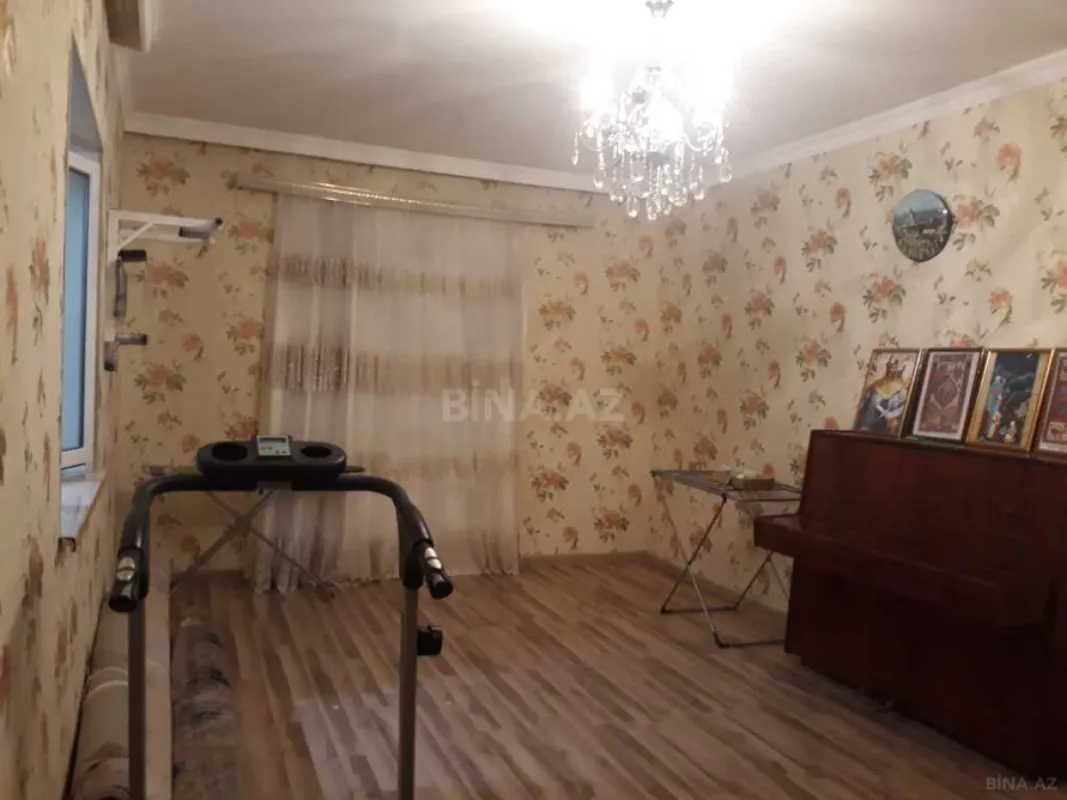 Satılır 9 otaqlı həyət evi 250 m²