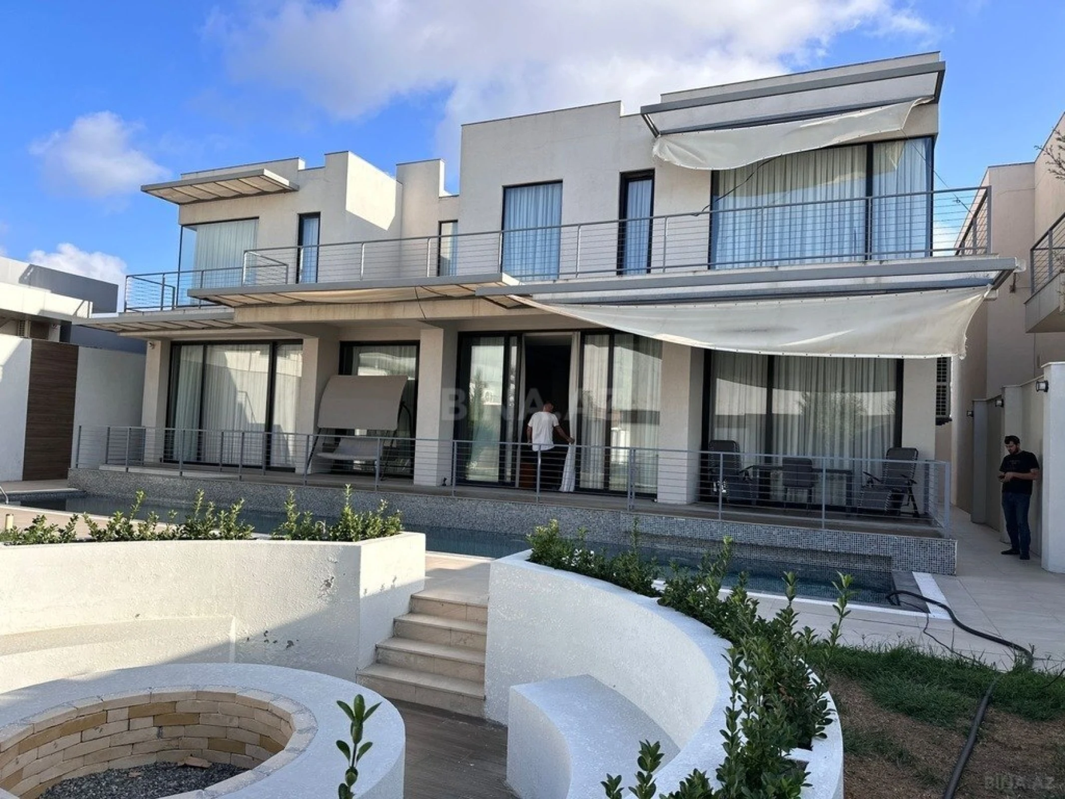 Kirayə verilir 6 otaqlı həyət evi 350 m²