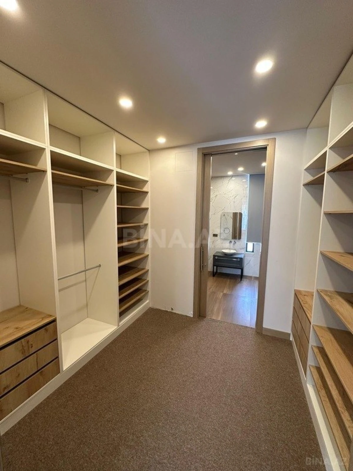 Kirayə verilir 6 otaqlı həyət evi 350 m²