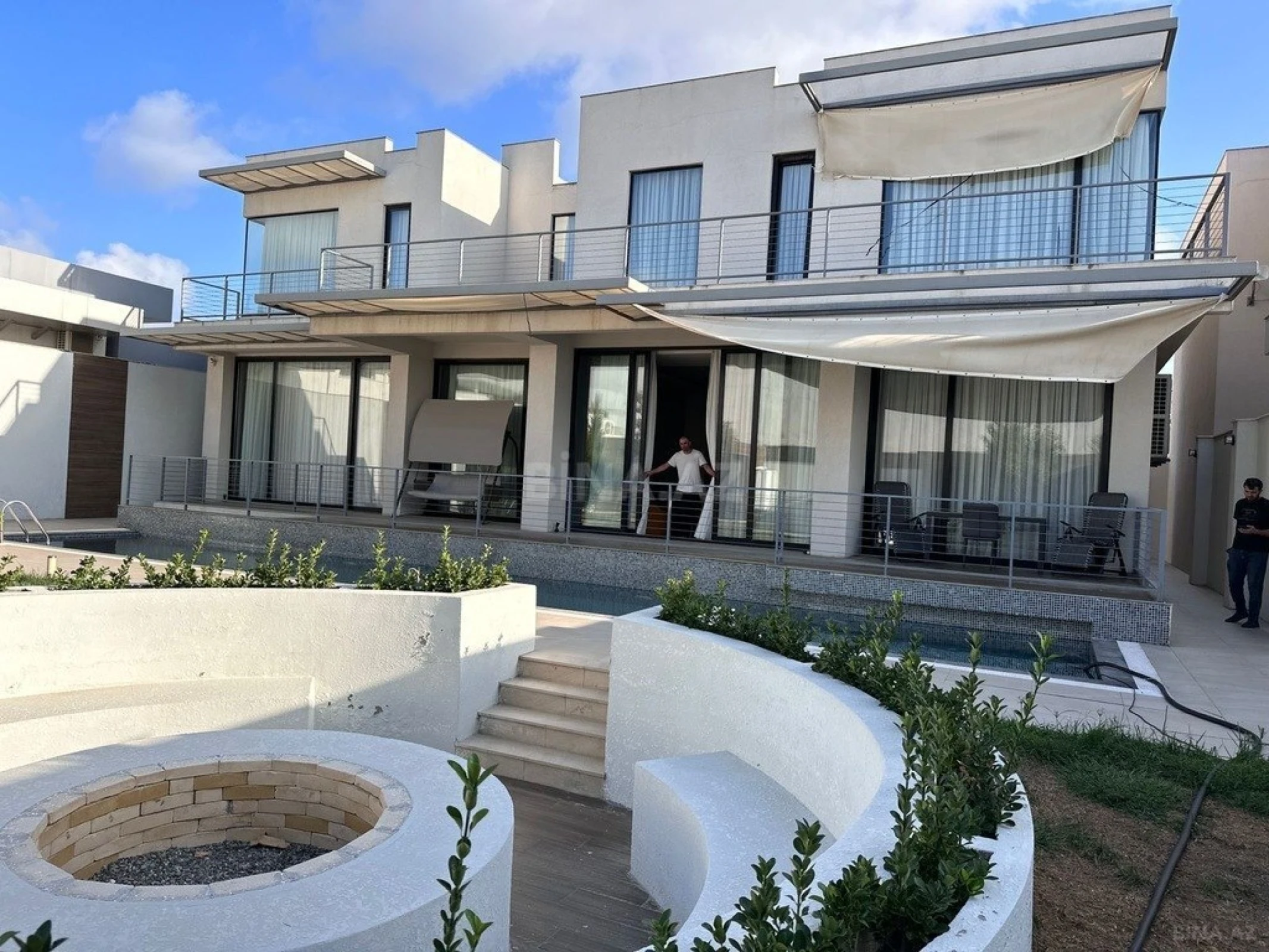 Kirayə verilir 6 otaqlı həyət evi 350 m²