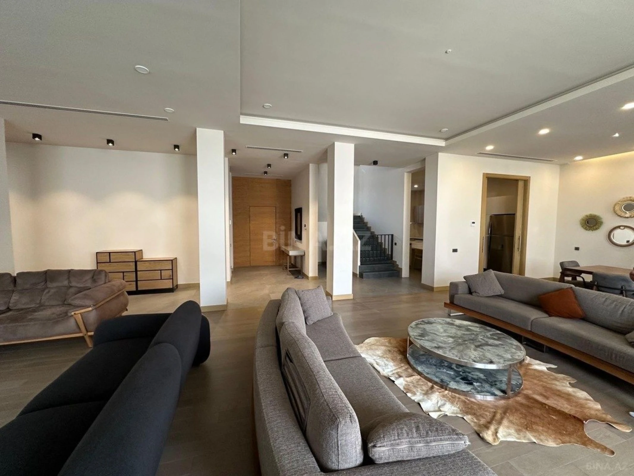 Kirayə verilir 6 otaqlı həyət evi 350 m²
