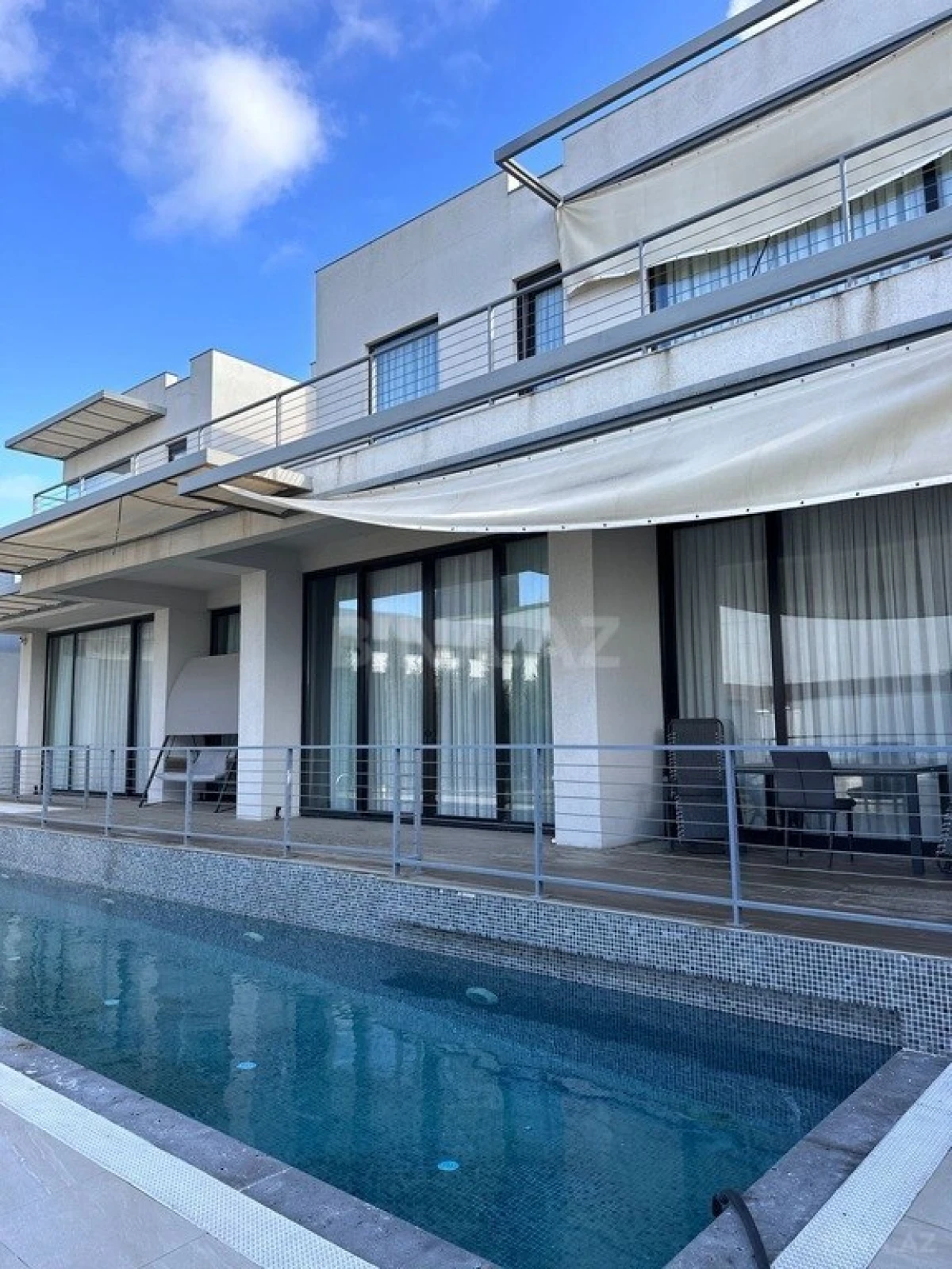 Kirayə verilir 6 otaqlı həyət evi 350 m²