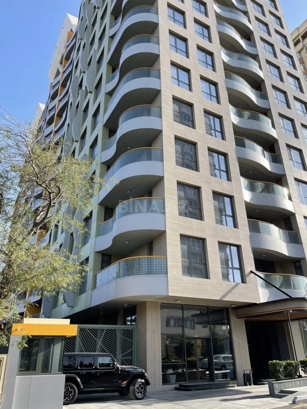 Satılır 4 otaqlı mənzil 248 m²