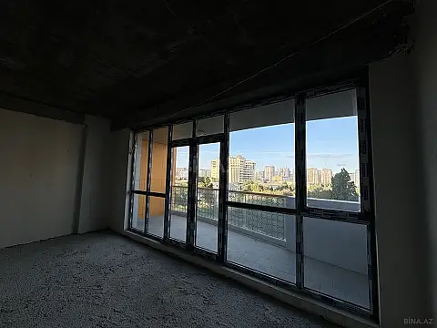 Satılır 4 otaqlı mənzil 248 m²