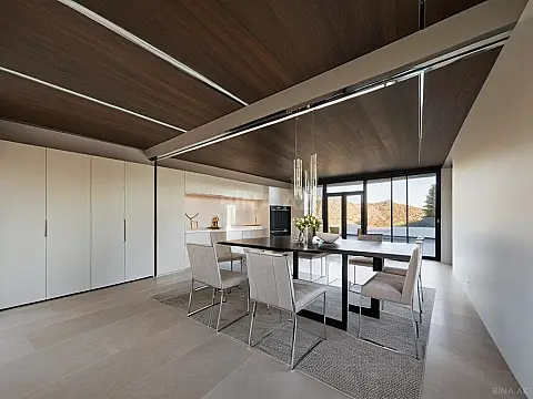 Satılır 4 otaqlı mənzil 248 m²