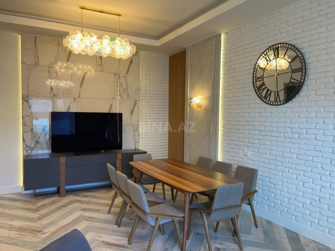 Satılır 6 otaqlı həyət evi 400 m²