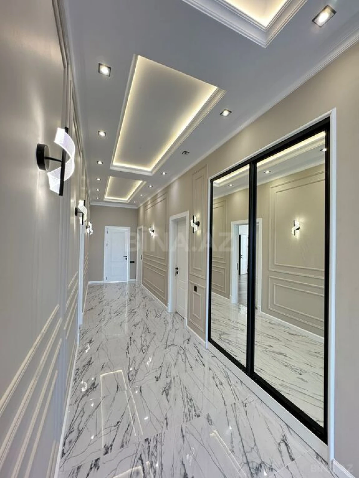 Satılır 5 otaqlı həyət evi 220 m²