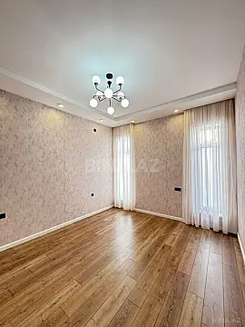 Satılır 5 otaqlı həyət evi 220 m²