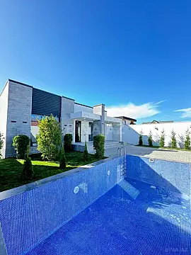 Satılır 5 otaqlı həyət evi 220 m²