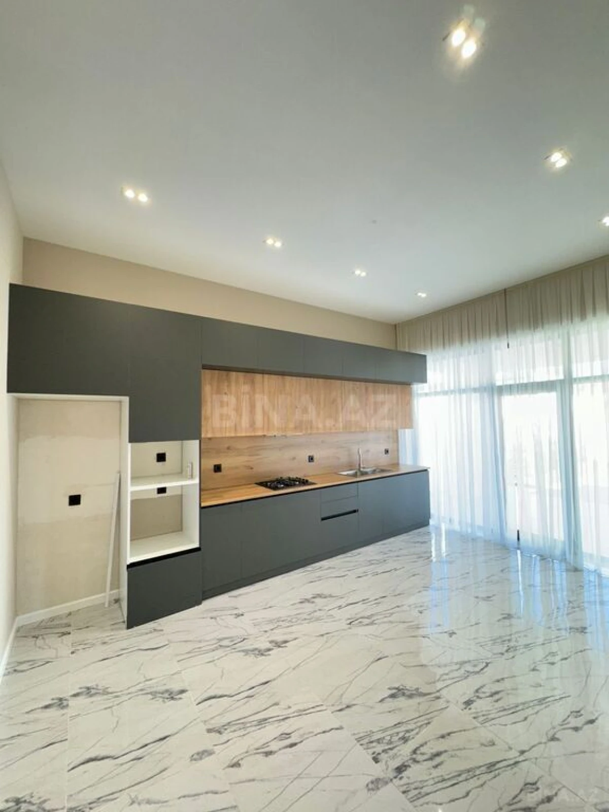 Satılır 5 otaqlı həyət evi 220 m²