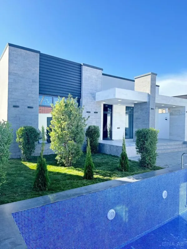 Satılır 5 otaqlı həyət evi 220 m²