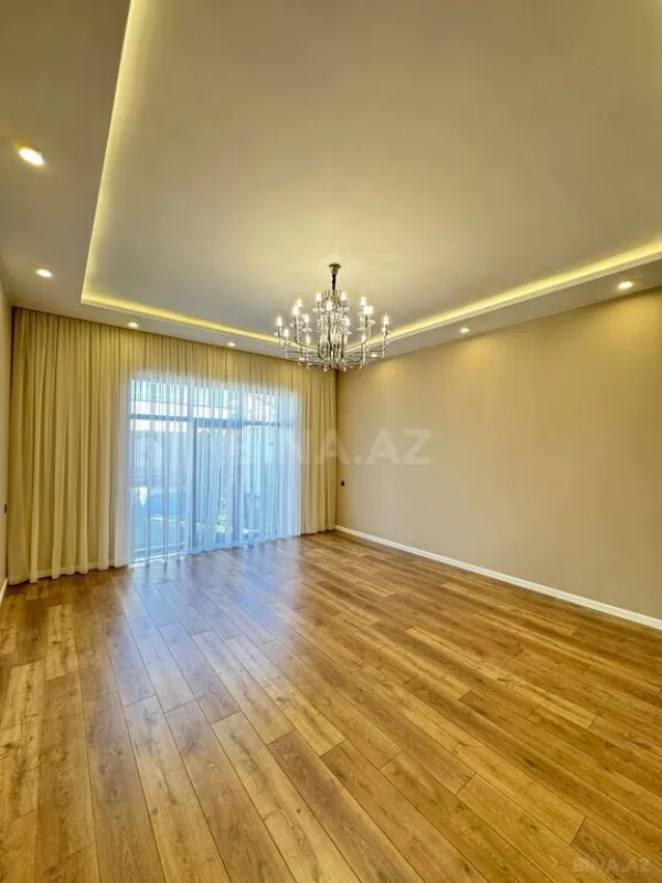Satılır 5 otaqlı həyət evi 220 m²