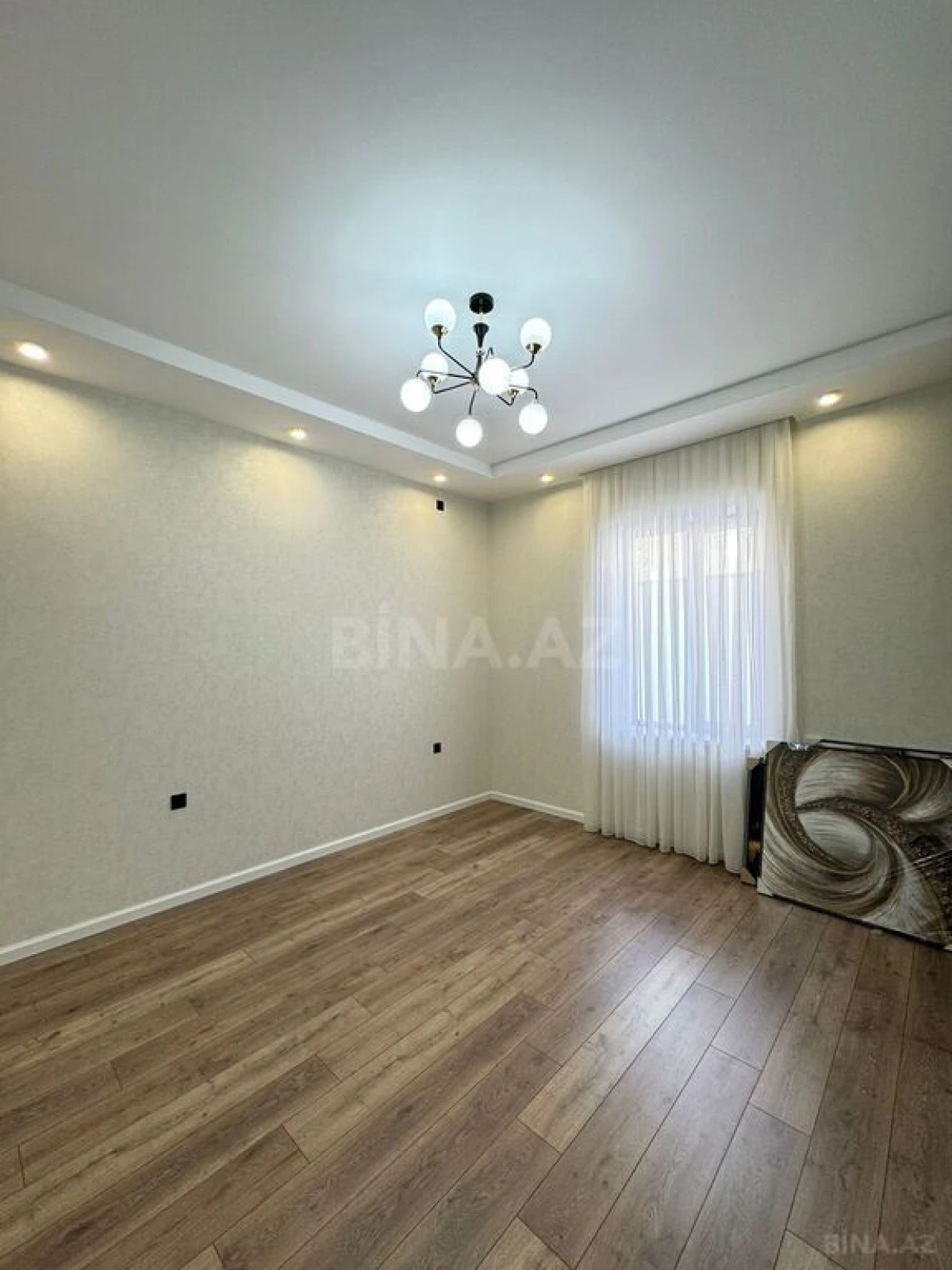 Satılır 5 otaqlı həyət evi 220 m²