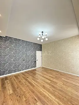 Satılır 5 otaqlı həyət evi 220 m²