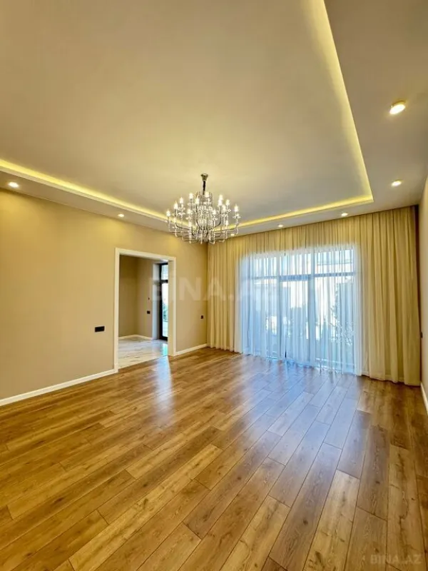 Satılır 5 otaqlı həyət evi 220 m²