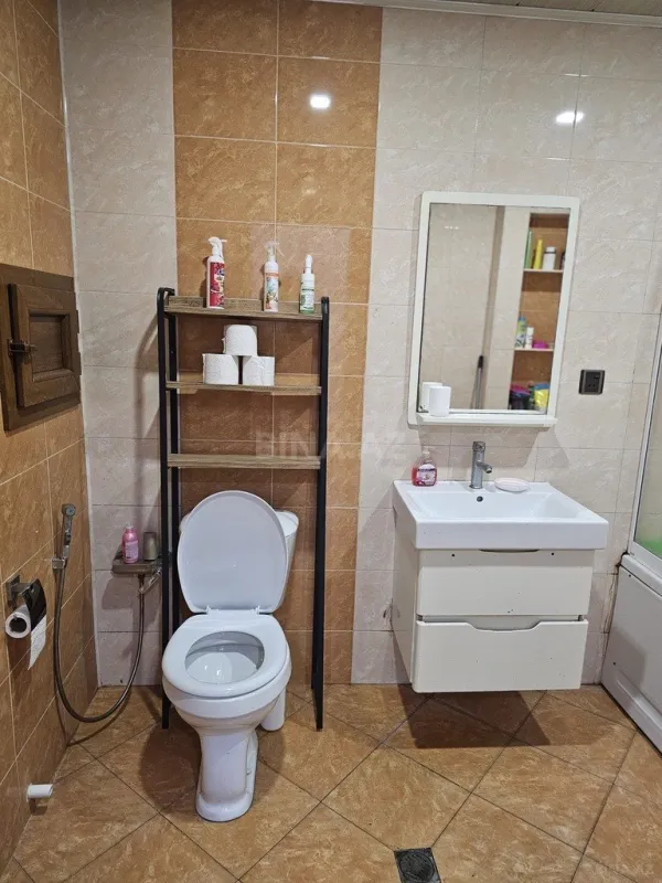 Kirayə verilir 2 otaqlı mənzil 60 m²