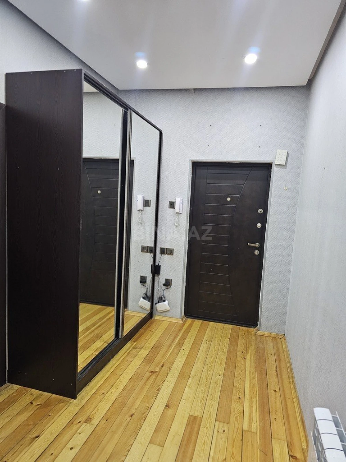Kirayə verilir 2 otaqlı mənzil 60 m²